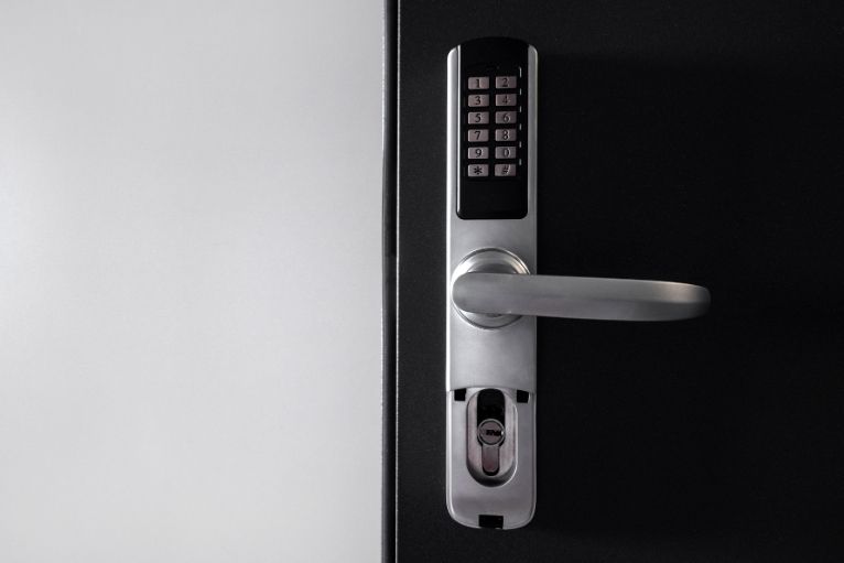 Installation contrôle d'accès pour entreprises et PME - Normax Sécurité